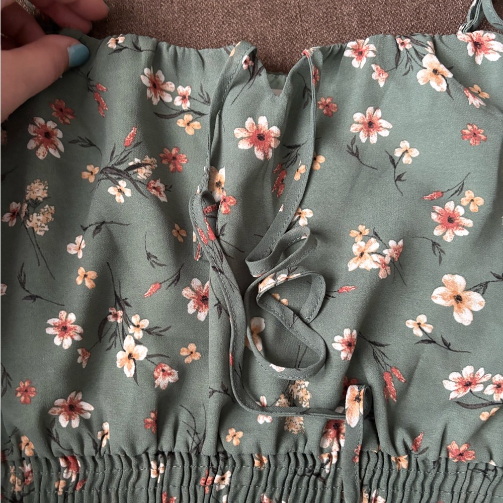 Paper Crane Sage Green Floral Two-Piece Set - Picture 5 of 7